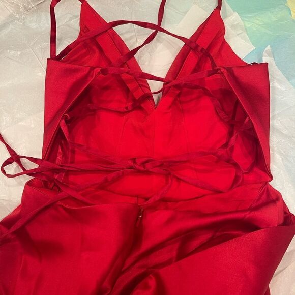 La Femme Strappy Back Satin Ballgown in Deep Red.Size 2 - Picture 11 of 16